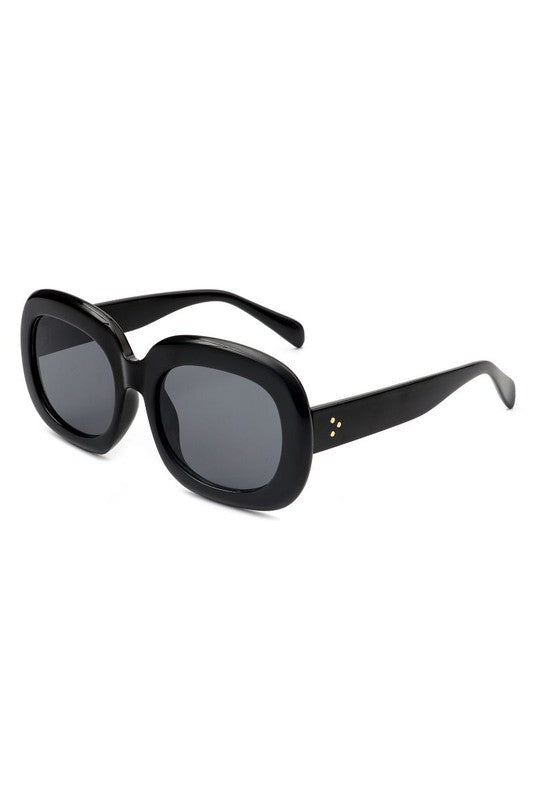 
                  
                    Betsy Sunglasses
                  
                