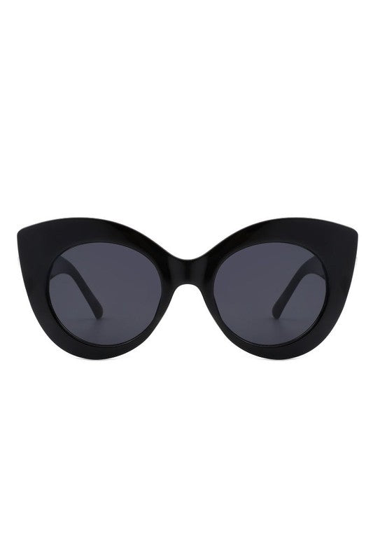 
                  
                    Betty Sunglasses
                  
                