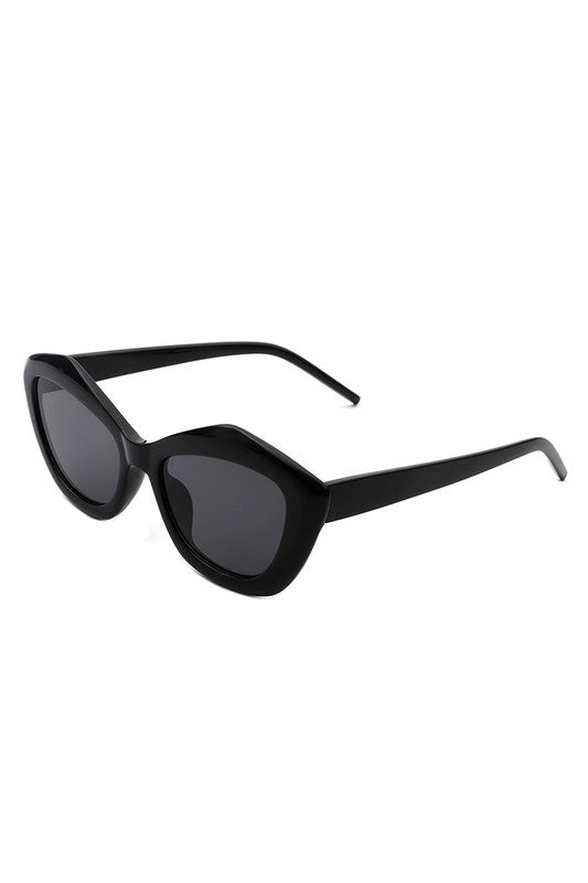 
                  
                    Geometric Retro Fashion Cat Eye Women Sunglasses
                  
                