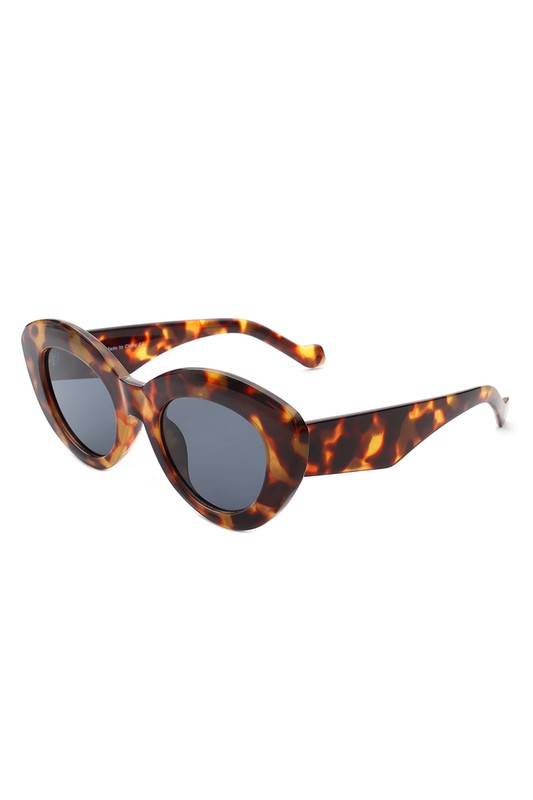 
                  
                    Billie Sunglasses
                  
                