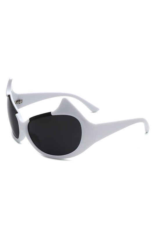 
                  
                    Elizabeth Sunglasses
                  
                