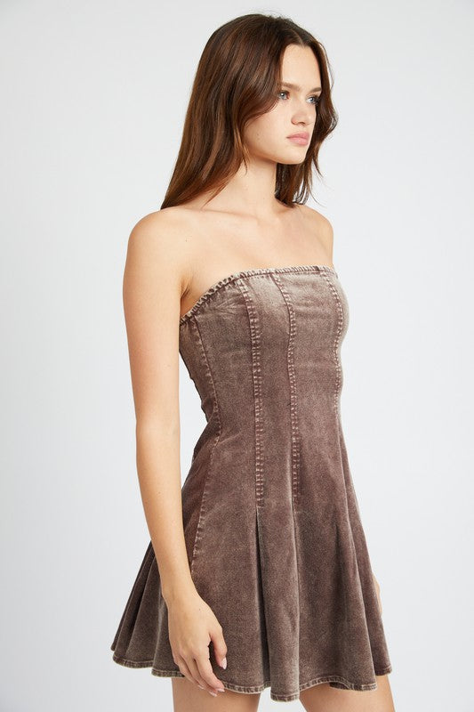 
                  
                    PLEATED STRAPLESS MINI DRESS
                  
                