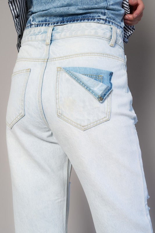 
                  
                    HIGH RISE PREMIUM STRAIGHT JEANS
                  
                