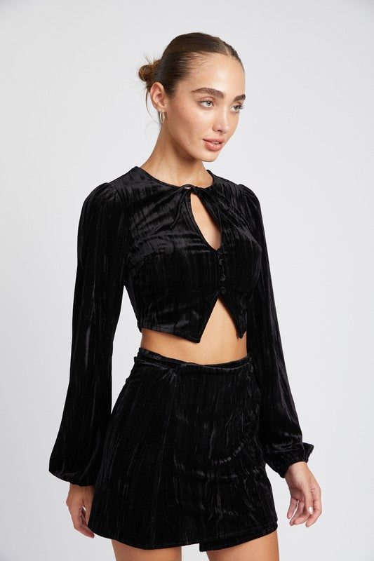 
                  
                    LONG SLEEVE KEYHOLE VELVET CROP TOP
                  
                