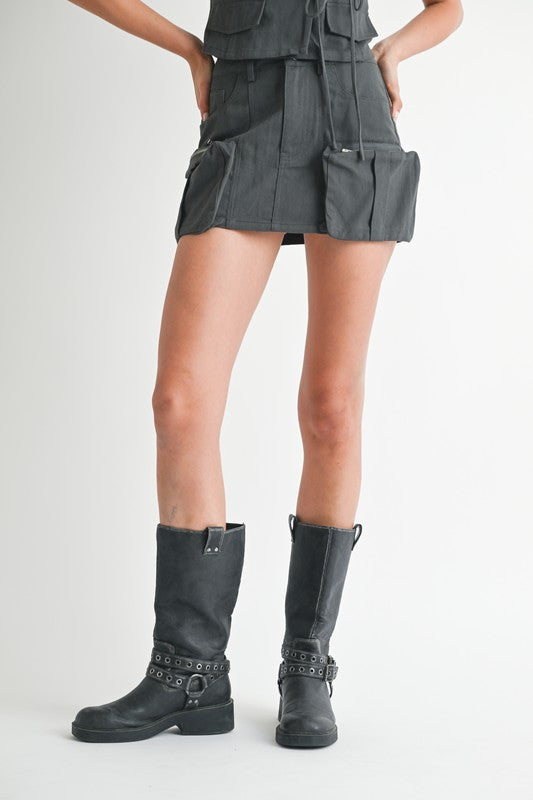 
                  
                    EXPOSED CARGO POCKET MINI SKIRT
                  
                